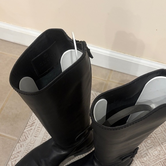GUCCI Black Knee-High Leather Riding Boots - Picture 4 of 14